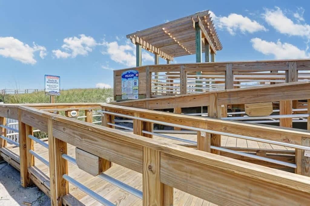 Beach Harbour 16 @ The Carolina Beach Boardwalk - Full Remodel! Exterior photo